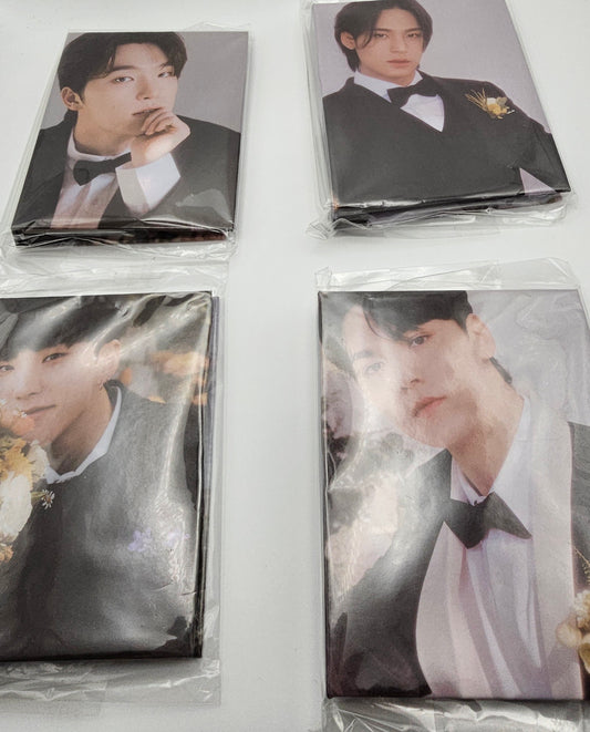 SEVENTEEN FML Photo card booklet